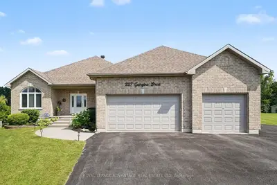 Detached in Drummond/North Elmsley