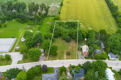 10561 Main Street, North Dundas, On K0e 1w0