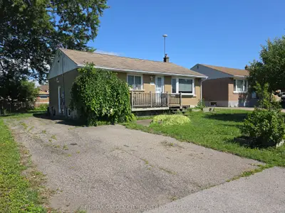 Detached in Thorold
