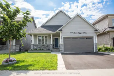 Detached in Blossom Park - Airport and Area