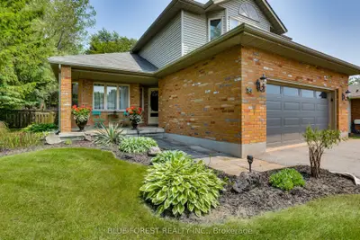 14 Eric Drive, Thames Centre, On N0l 1g1