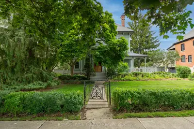 36 Grosvenor Street, London East, On N6a 1y5