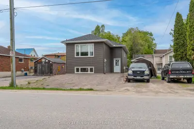 Detached in North Bay