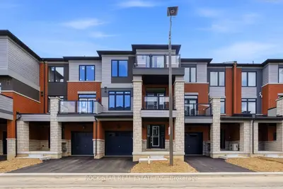 Att/Row/Townhouse in Brantford