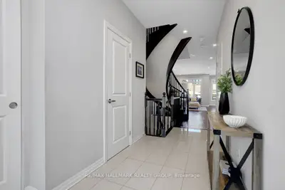 317 Lysander Place, Manor Park - Cardinal Glen And Area, On K1k 3x8