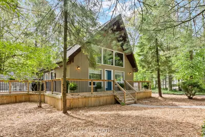 Detached in Lambton Shores