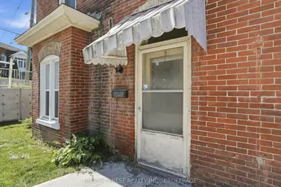 Semi-Detached in Belleville