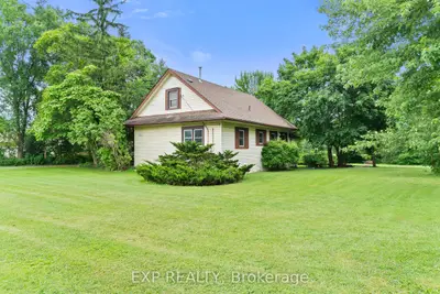 Detached in Niagara Falls