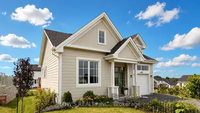 Detached in Champlain