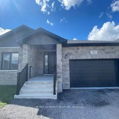Detached in Loyalist
