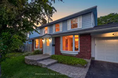 Detached in Beacon Hill North - South and Area