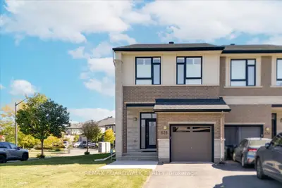 Att/Row/Townhouse in Blossom Park - Airport and Area