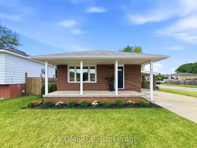 Detached in Amherstburg