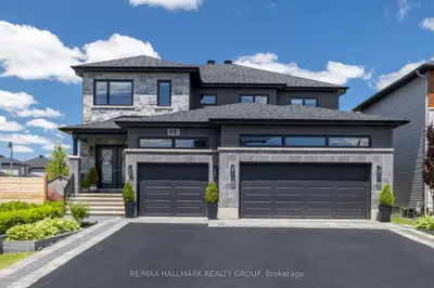 Detached in Russell