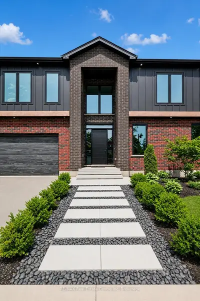 11 Cherrywood Lane, Centre Wellington, On N1m 2w3