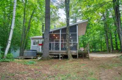 Detached in Frontenac