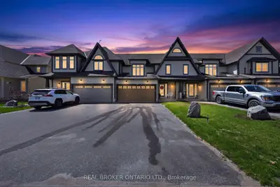 Att/Row/Townhouse in Georgian Bay