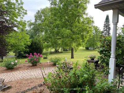 86 Ridge Road E, Grimsby, On L3m 4e7