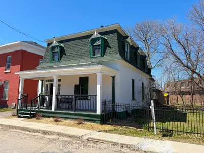 128 Renfrew Avenue E, Renfrew, On K7v 2w9