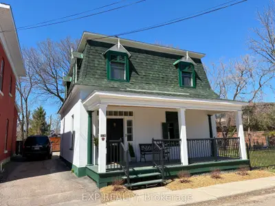 128 Renfrew Avenue E, Renfrew, On K7v 2w9