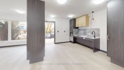 670 Upper Wentworth Street Main, Hamilton, On L9a 3r1