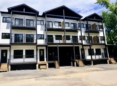 Att/Row/Townhouse in Britannia - Lincoln Heights and Area