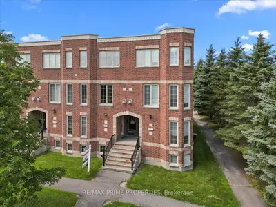 Condo Townhouse in Barrhaven