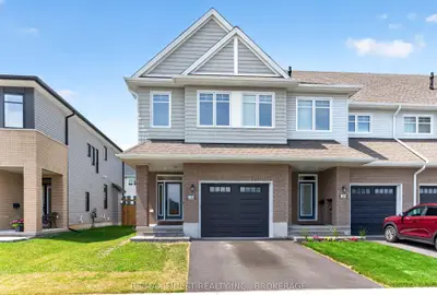Att/Row/Townhouse in Kingston