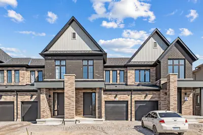 Att/Row/Townhouse in Stratford