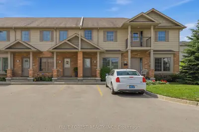 Condo Townhouse in London South