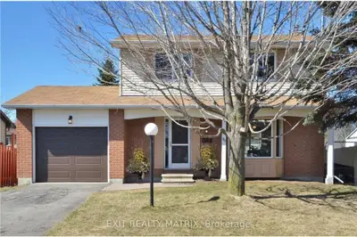30 BARTLEY Crescent, Barrhaven, ON K2J 2J7