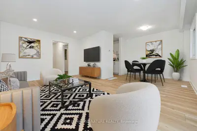 Condo Townhouse in Hamilton