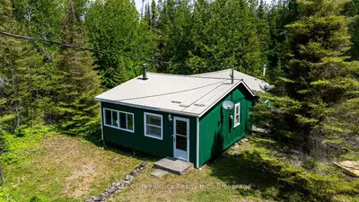 Detached in Northern Bruce Peninsula