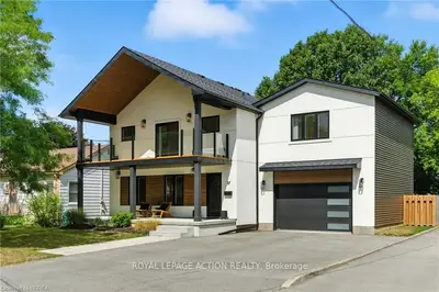 Detached in Brantford