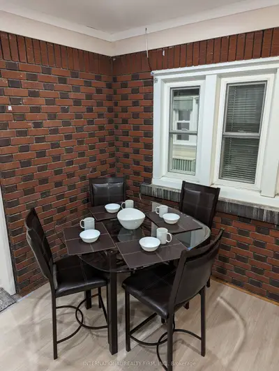 12 Wellington Street N 2, Kitchener, On N2h 5j4