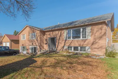 Duplex in Kingston