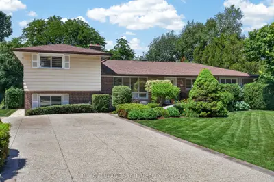 657 Iroquois Avenue, Hamilton, On L9g 3b6