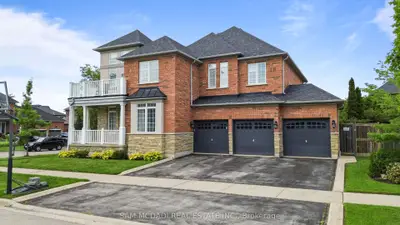 29 Delrosa Way, Hamilton, On L8e 6e5