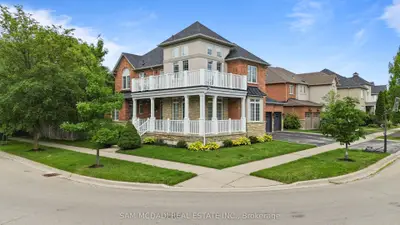 29 Delrosa Way, Hamilton, On L8e 6e5
