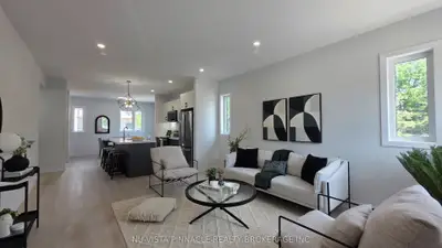 Condo Townhouse in London North
