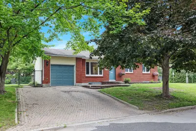 Detached in Cyrville - Carson Grove - Pineview