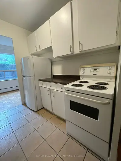 325a James Street S 107, Hamilton, On L8p 3b7