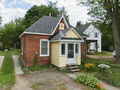 Detached in Bracebridge