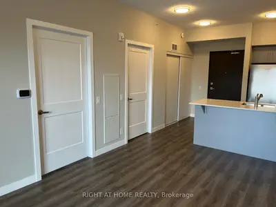 Condo Apartment in Hamilton