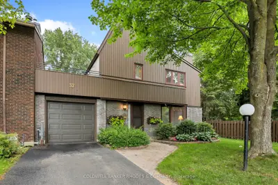 Detached in Hunt Club - Windsor Park Village and Area