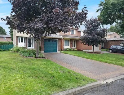 Detached in Orleans - Convent Glen and Area