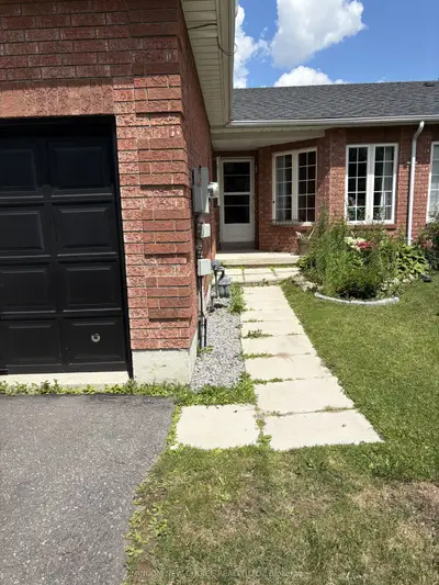 Att/Row/Townhouse in Peterborough