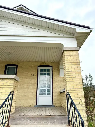 48 Walter Street A, Kitchener, On N2g 1s1