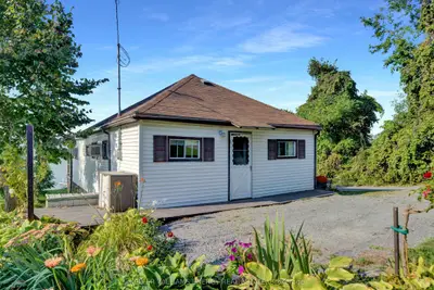 96 Bishop Lane, Prince Edward County, On K0k 1a0