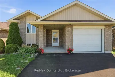 Detached in Belleville